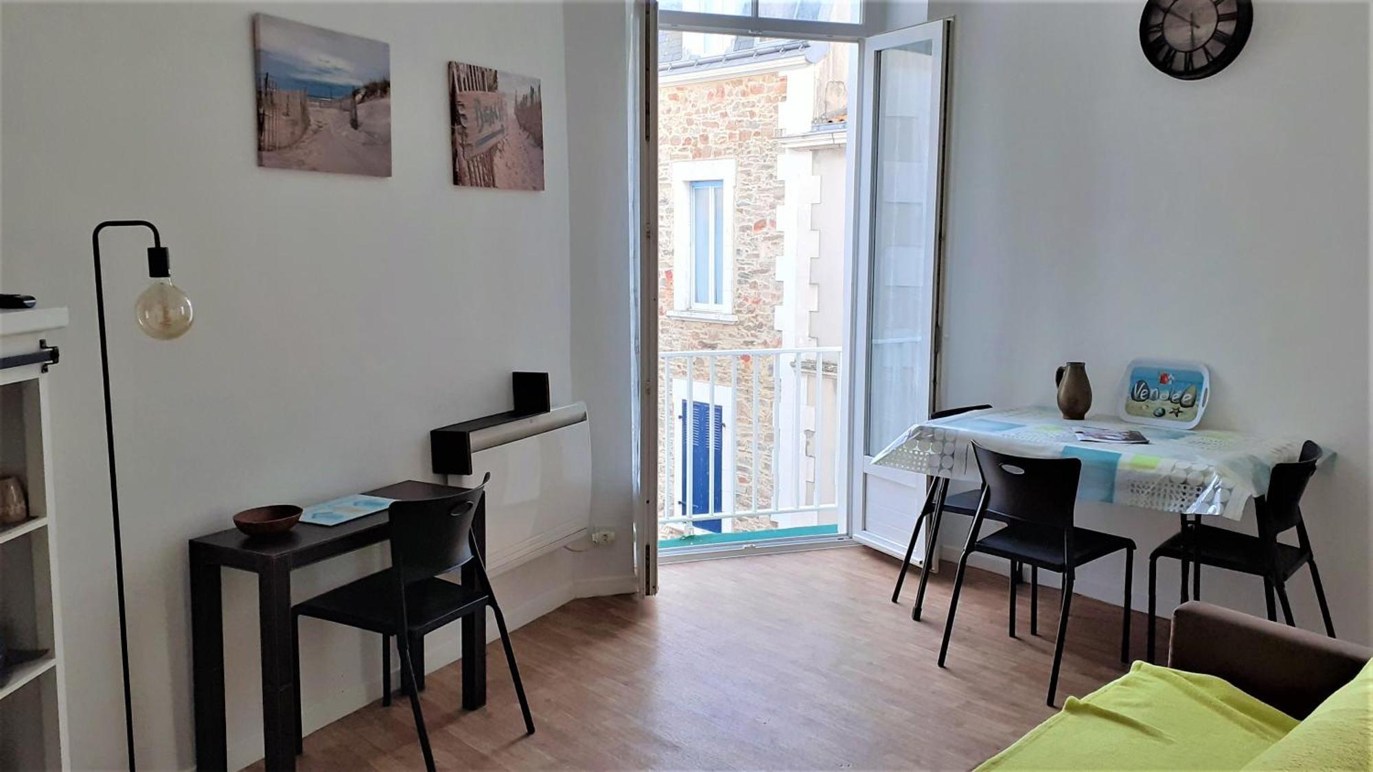 Vue 1r Etage Avec Balcon Apartment *